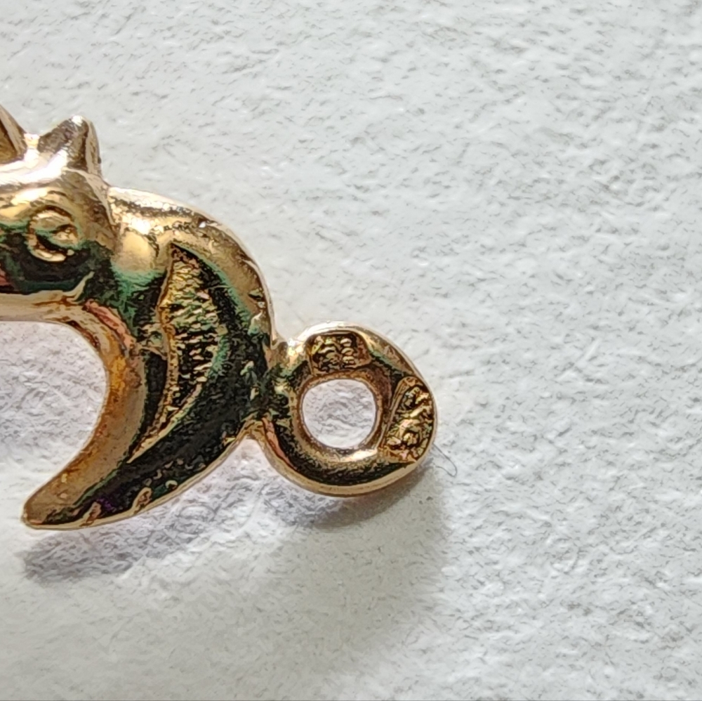 18k Rooster Charm Yellow Gold Decorative Ornate Hearts Swirls - Picture 6 of 8